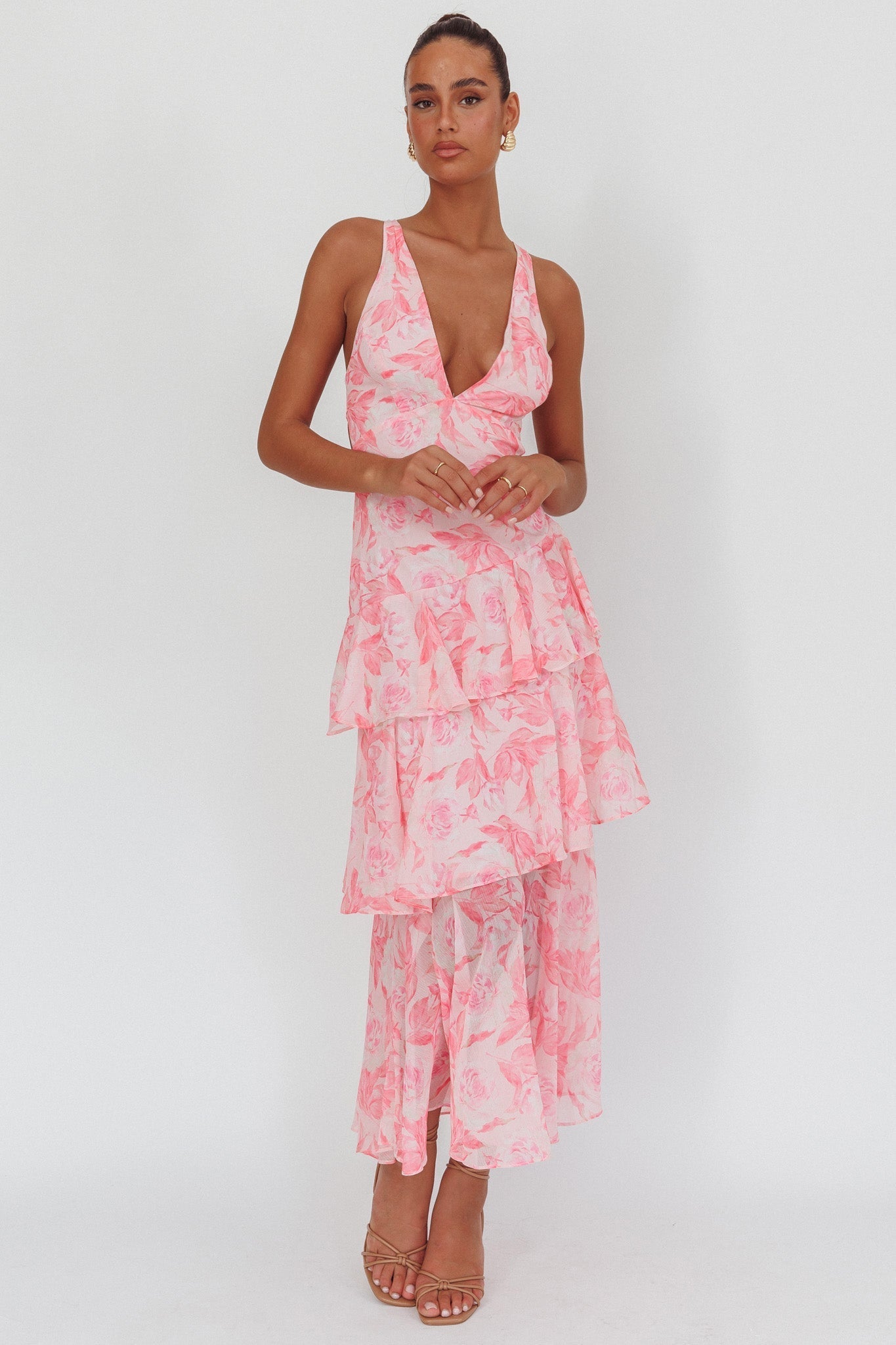 AURA | Vestido de con escote en V y volantes