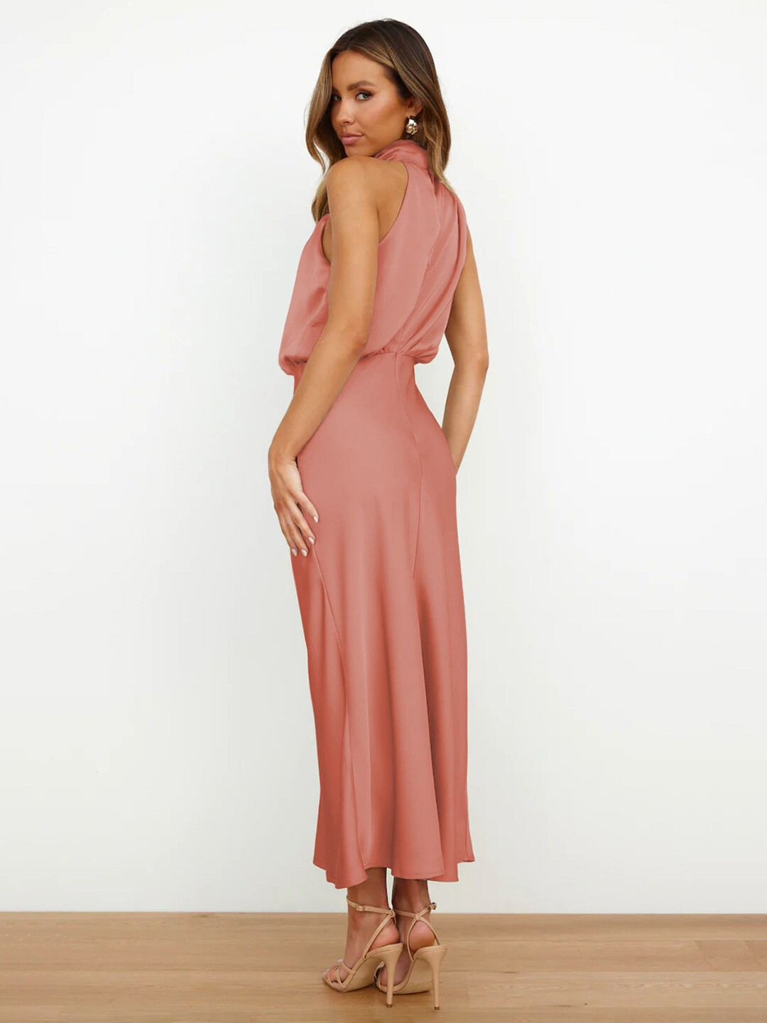 MARIANA | Vestido con escote americano