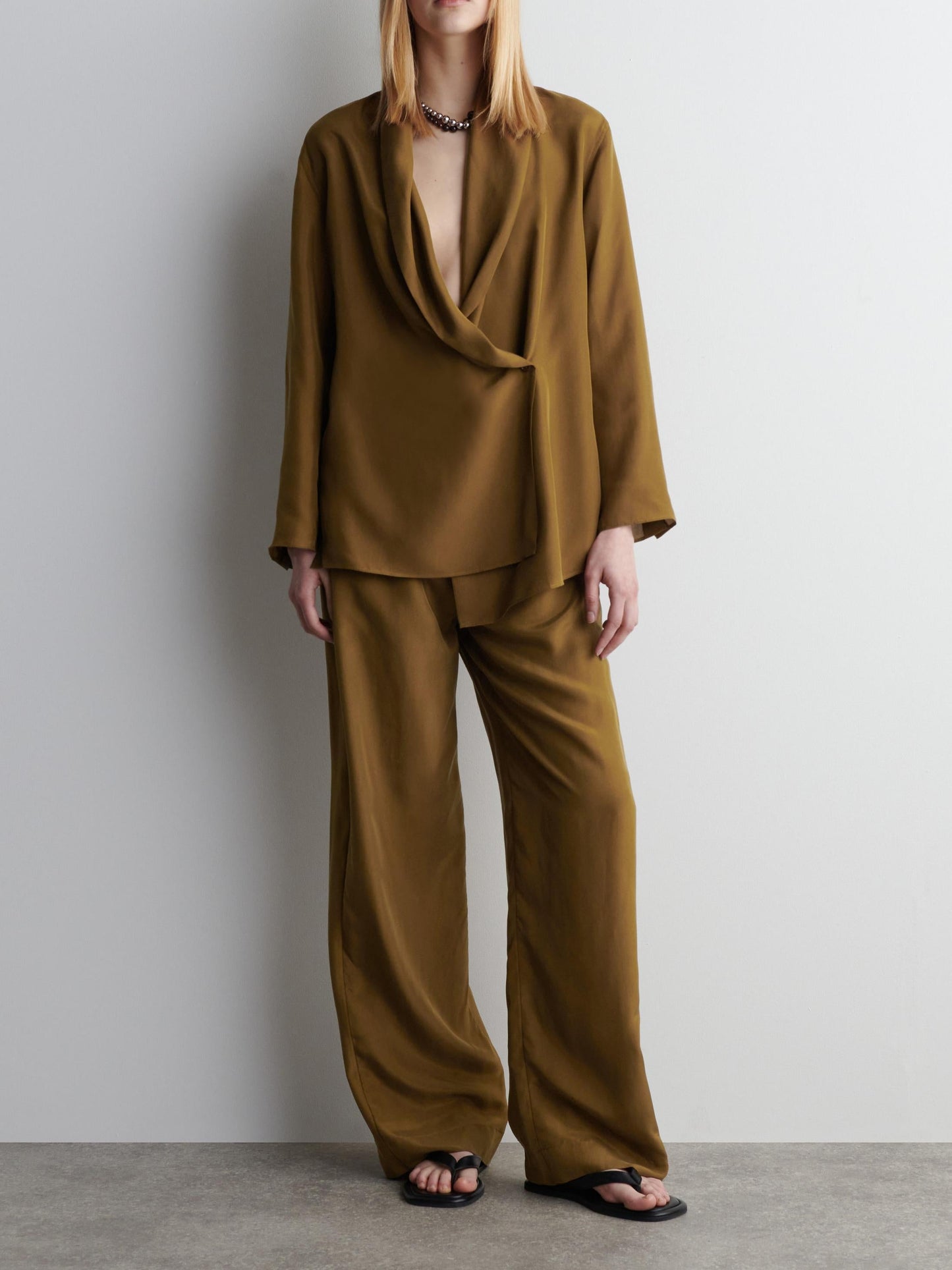 AURA | Conjunto de traje con solapa de chal