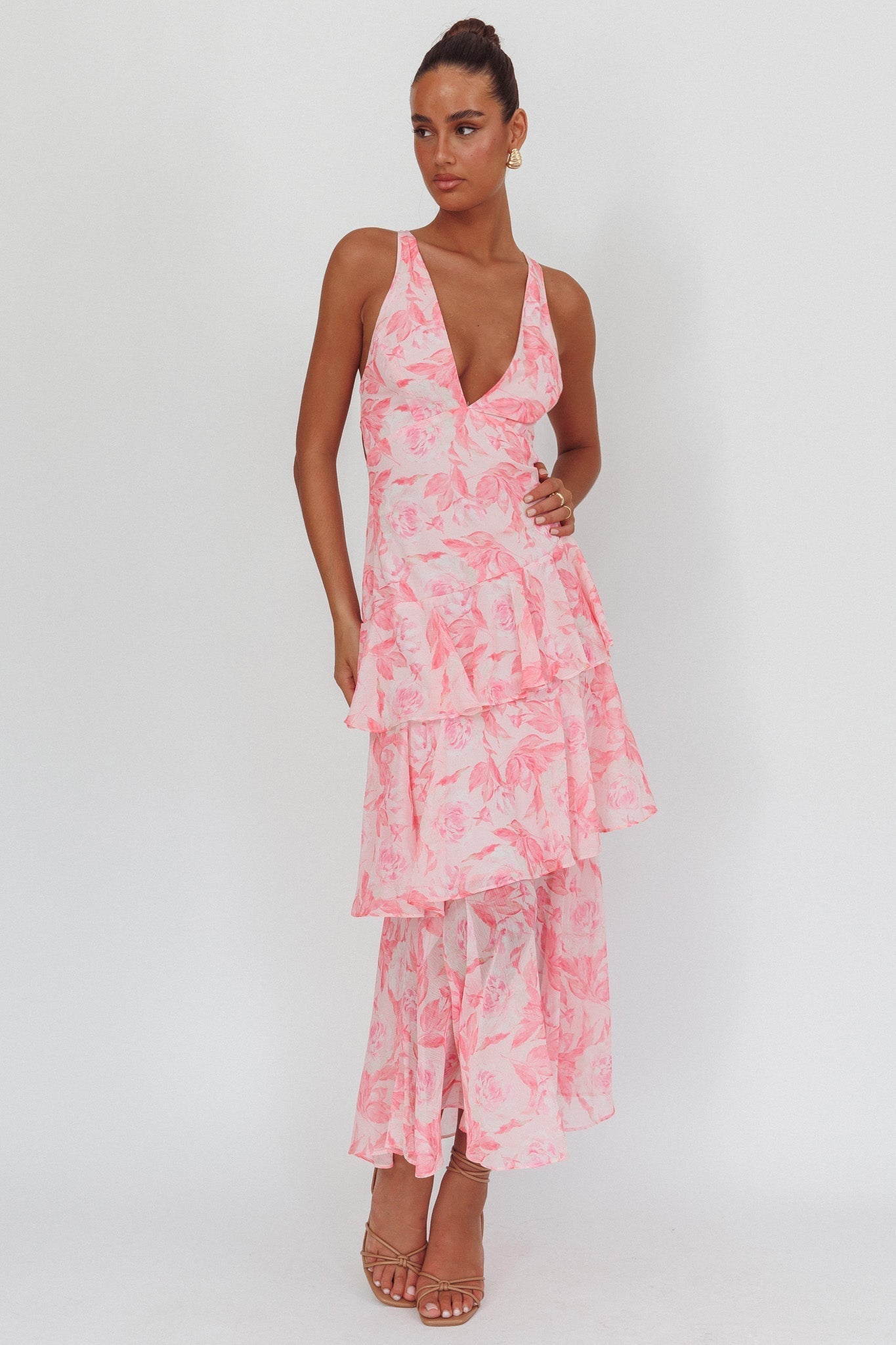 AURA | Vestido de con escote en V y volantes